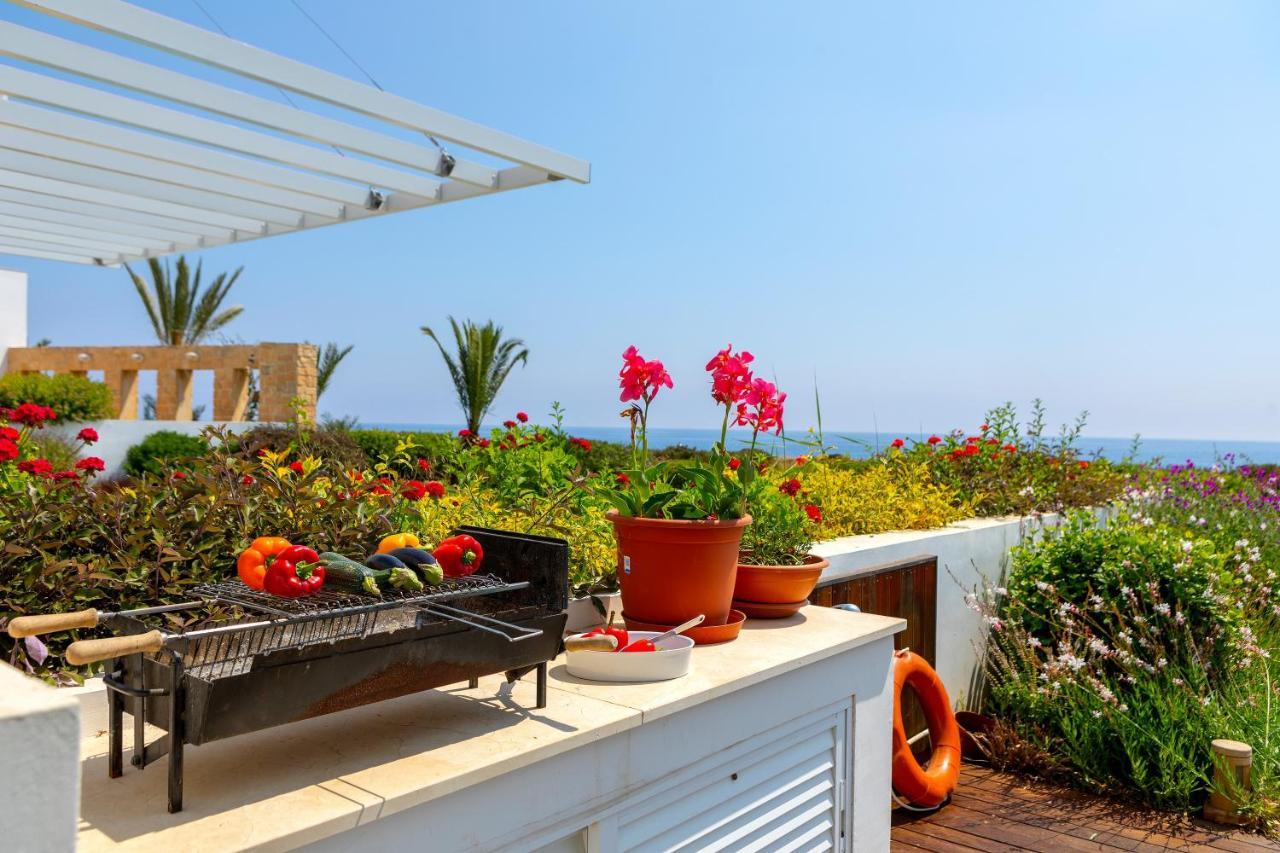 Protaras Beachfront Villa Alia Dış mekan fotoğraf