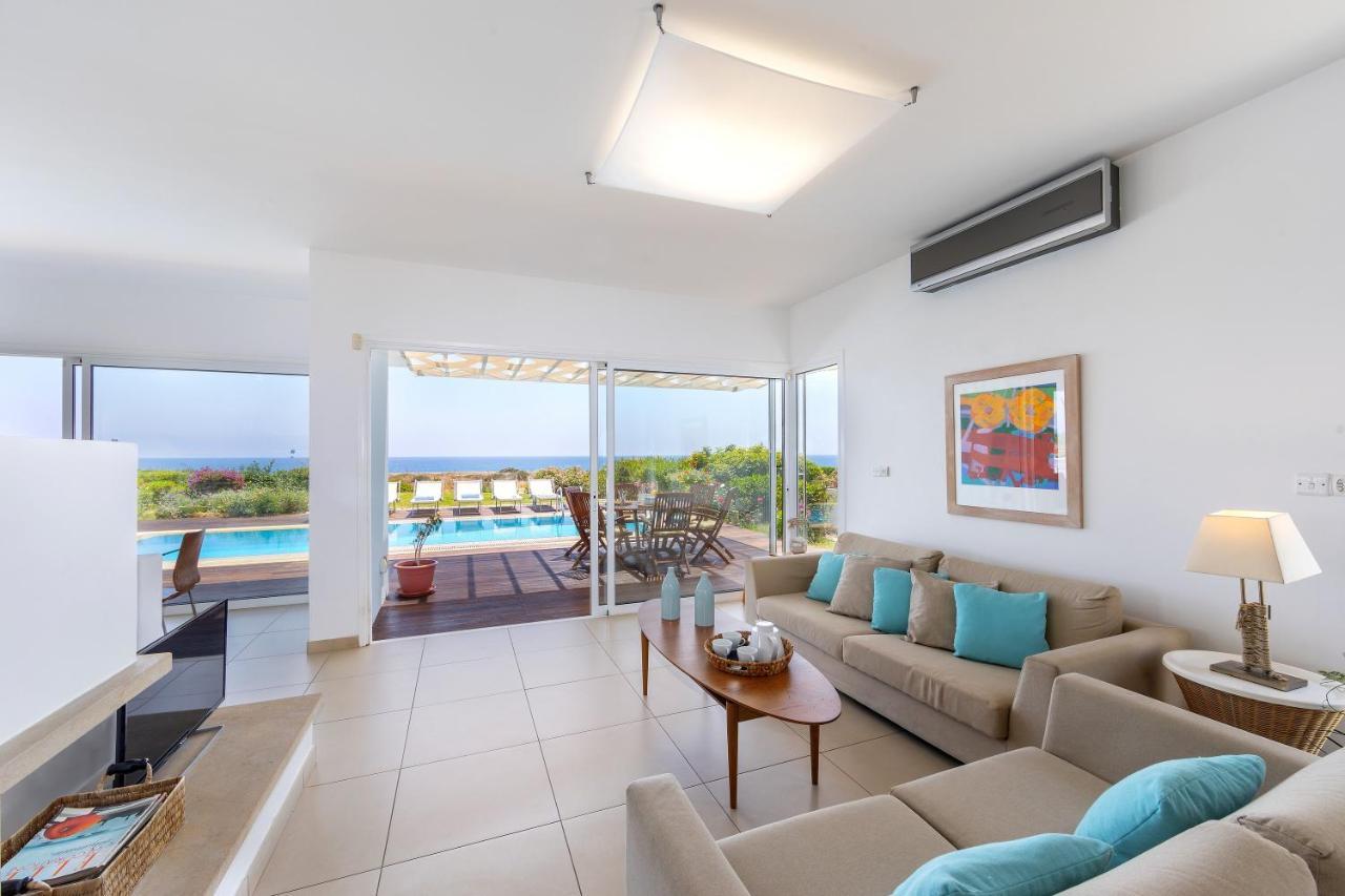 Protaras Beachfront Villa Alia Dış mekan fotoğraf