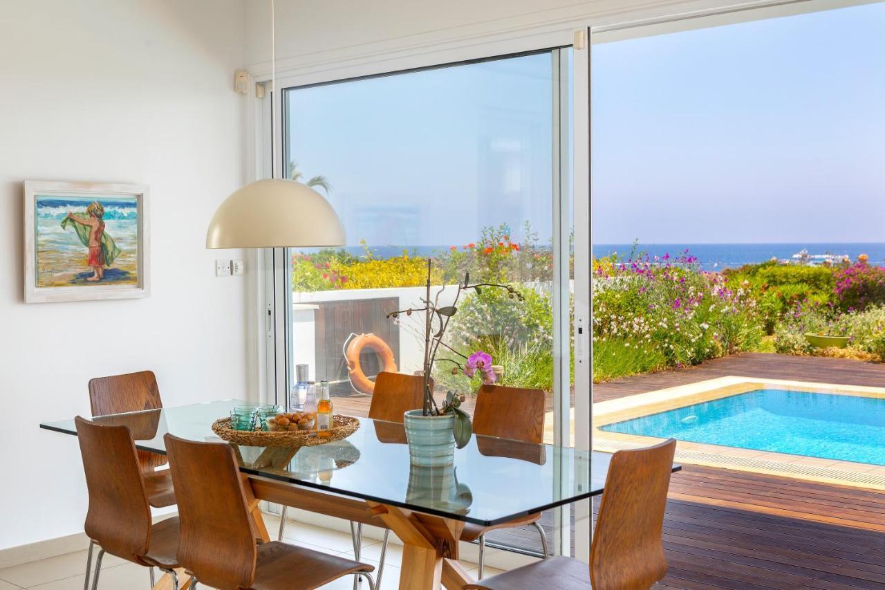 Protaras Beachfront Villa Alia Dış mekan fotoğraf