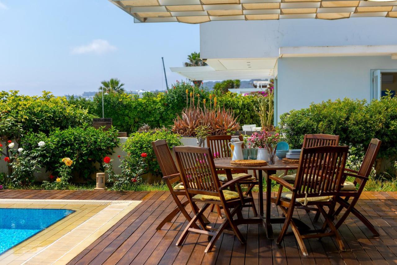 Protaras Beachfront Villa Alia Dış mekan fotoğraf